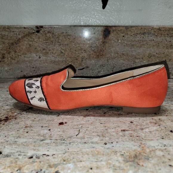 Giraffe Embroidered Orange Suede Flats Womens Size 10 Animal Print Slip-On Shoes - Picture 3 of 9
